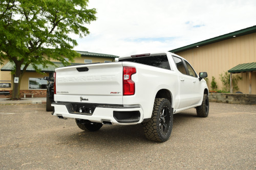 chevy-1500-level-small-feat2