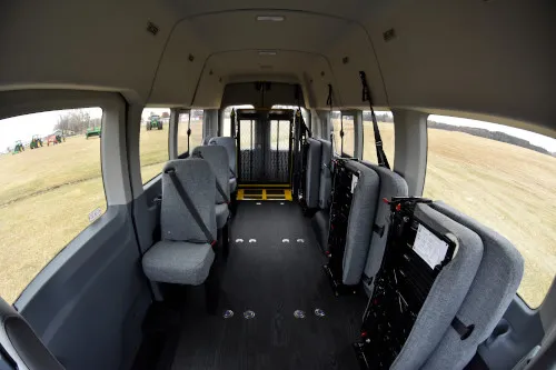 ford_transit_small_feat4