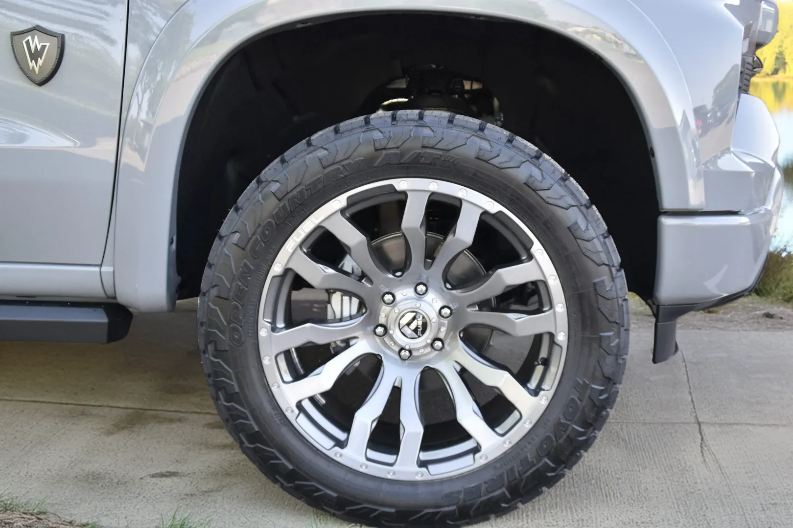 2026-chevy-silverado-1500-m80-waldoch-gray-black-tuxedo-wheel