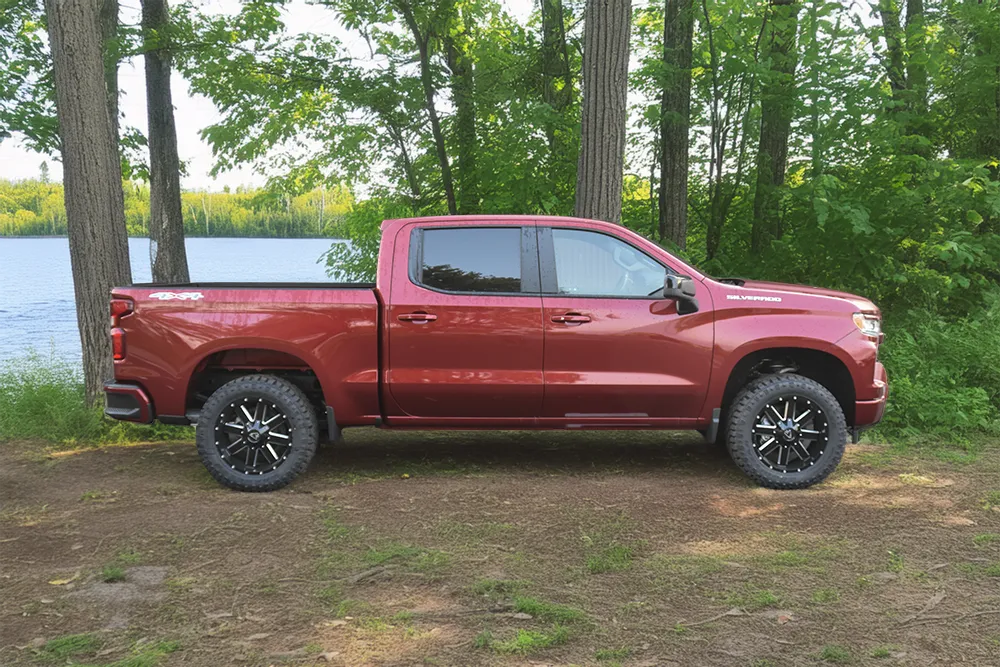 chevy-1500-crewcab-waldoch-level-red-sideview