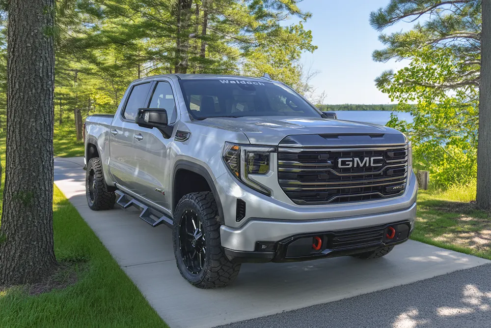 gmc-level-1500-waldoch-silver-front-pass-quarter