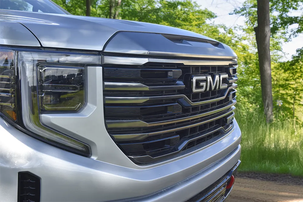 gmc-level-silver-waldoch-grill-black
